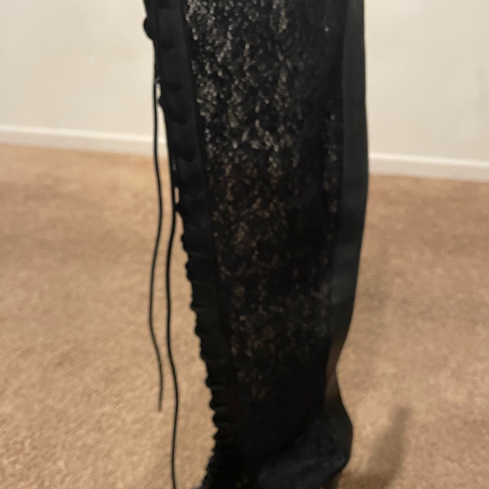 Elegant Black Lace Women's Shoes